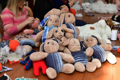 Çocuklara el emeği göz nuru hediyeler Bursa Mustafakemalpaşa'dan