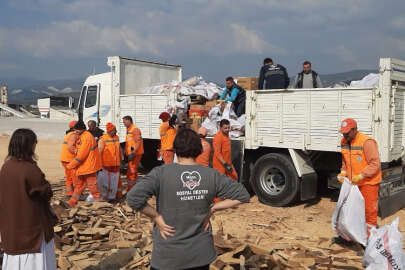 Milas'tan 13. yardım aracı afet bölgesine sevk edildi