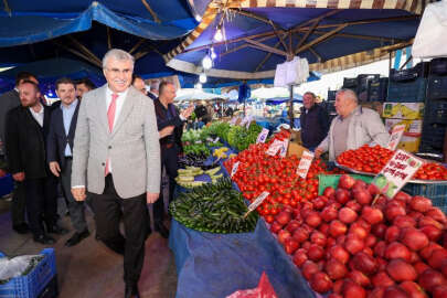 Sakarya'da Başkan Yüce çarşı-pazar saha çalışmasında