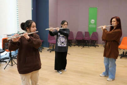 Sakarya'da çocuklar yan flüt öğreniyor