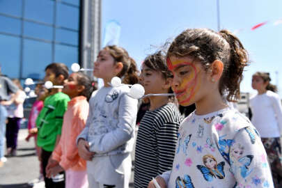 Depremzede çocuklar etkinliklerle eğleniyor