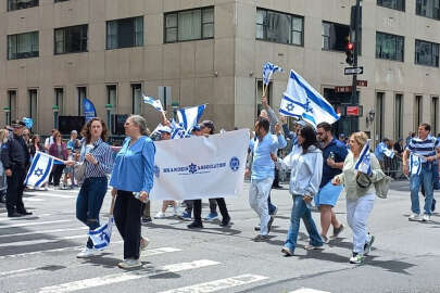 New York'ta İsrail Günü Yürüyüşü protesto edildi